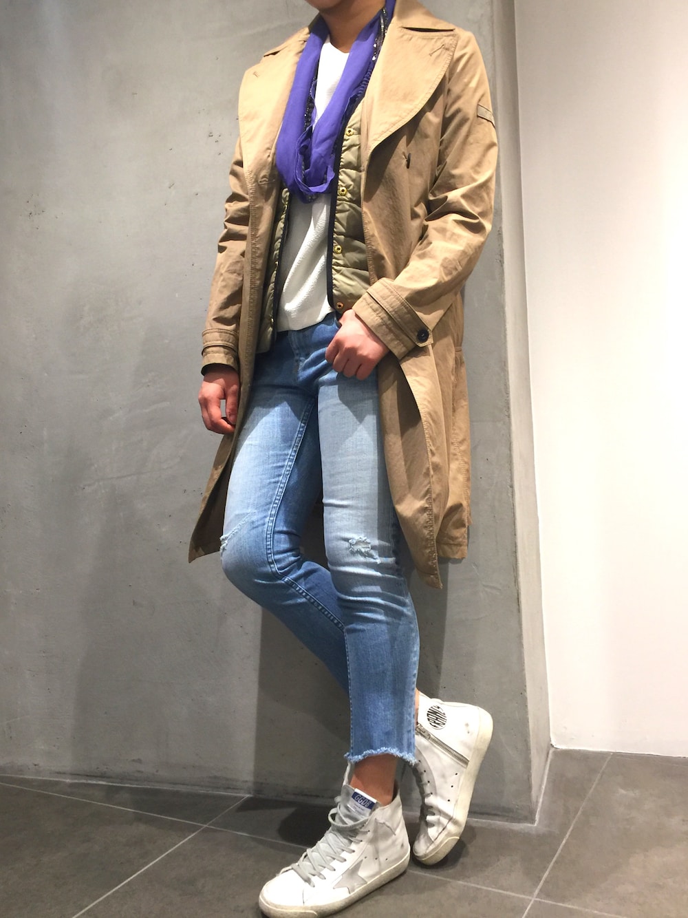 「B'2nd、きれいめカジュアル、デニム、スプリングコート」｜「YANUKのyanuk （ヤヌーク） カットオフKAY (243)（デニムパンツ、ブルー系）」を使った、kawamotoさん（レディース・166cm）の冬コーディネートの1枚目の写真