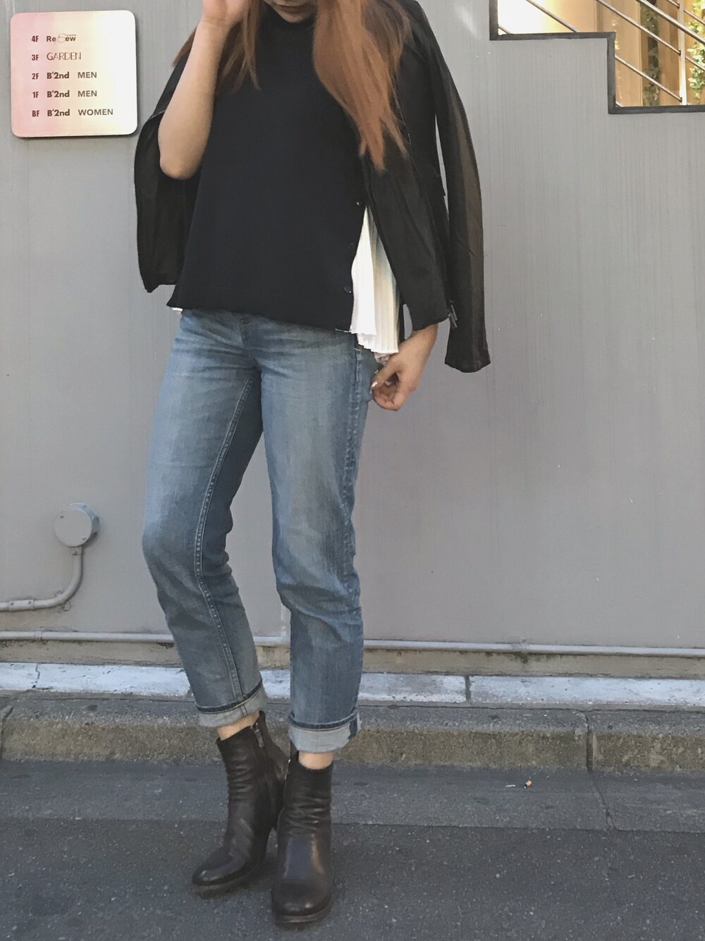 「GIORGIO BRATO、レザージャケット、レザー、B2nd、EZUMI、ノースリーブニット、YANUK、デニム、OFFICINE CREATIVE、春コーデ」｜「EZUMiのアイテム（トップス、ブルー系）」を使った、kawamotoさん（レディース・166cm）の春コーディネートの1枚目の写真