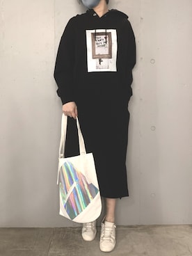 「スウェットワンピース」｜「アイテム（トートバッグ）」を使った、kawamotoさん（レディース・166cm）の冬コーディネート
