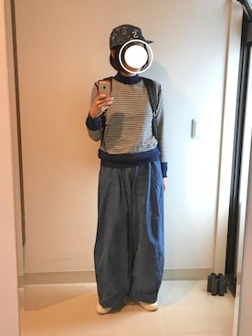 「ネイビー×ホワイト」｜「アイテム（スリッポン）」を使った、すぅさんさん（レディース・155cm）の春コーディネート