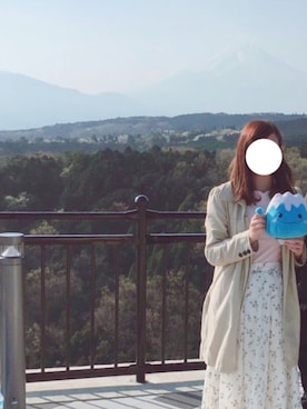「白スカート」｜「アイテム（その他アウター）」を使った、bibiさん（レディース・165cm）の秋コーディネート