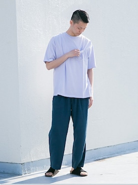 サンダルを使った「アンクルパンツ」のメンズ人気ファッション