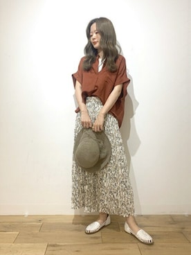 「フラワープリント」｜「アイテム（タンクトップ）」を使った、SENSE OF PLACE ONLINE STOREさん（レディース・163cm）の春コーディネート