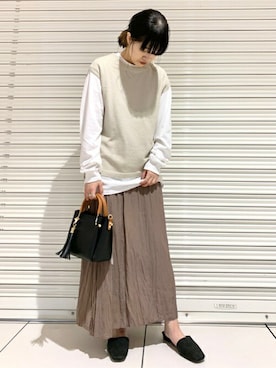 「RODE SKO（ロデスコ）のJUANITA ポケットプチ2WAYトート（トートバッグ）」を使った、SENSE OF PLACE ONLINE STOREさん（レディース・160cm）の春コーディネート