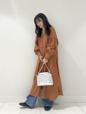 「アイテム（シャツワンピース、オレンジ系）」を使った、SENSE OF PLACE ONLINE STOREさん（レディース・166cm）の春コーディネート