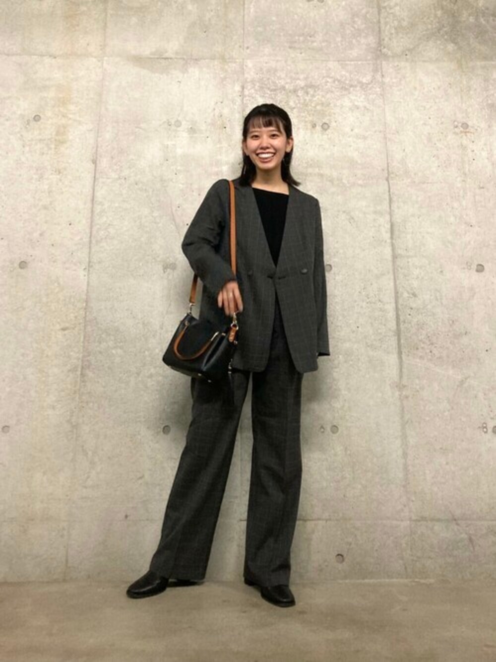 「チェック、ジャケット、セットアップ、ワントーンコーデ、大人カジュアル、プチプラ、SENSEOFPLACE、きれいめカジュアル、センスオブプレイス、秋コーデ」｜「SENSE OF PLACE by URBAN RESEARCHのチェックノーカラージャケット（ノーカラージャケット、グレー系）」を使った、SENSE OF PLACE ONLINE STOREさん（レディース・158cm）の秋コーディネートの1枚目の写真