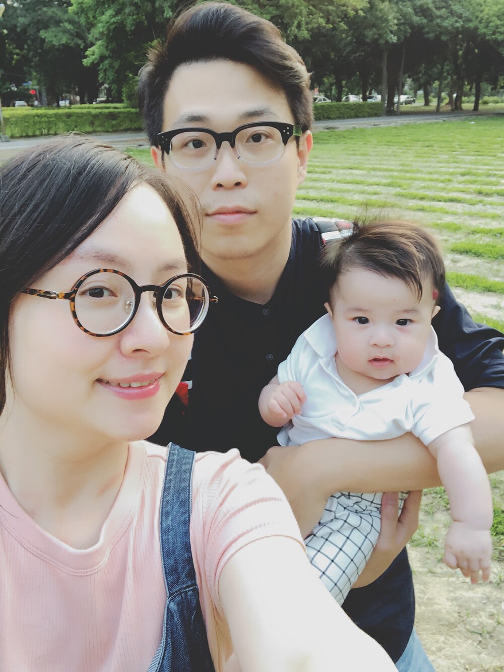 「ESPRITのアイテム（ポロシャツ、ホワイト系）」を使った、樂さん（キッズ・70cm）の夏コーディネートの1枚目の写真