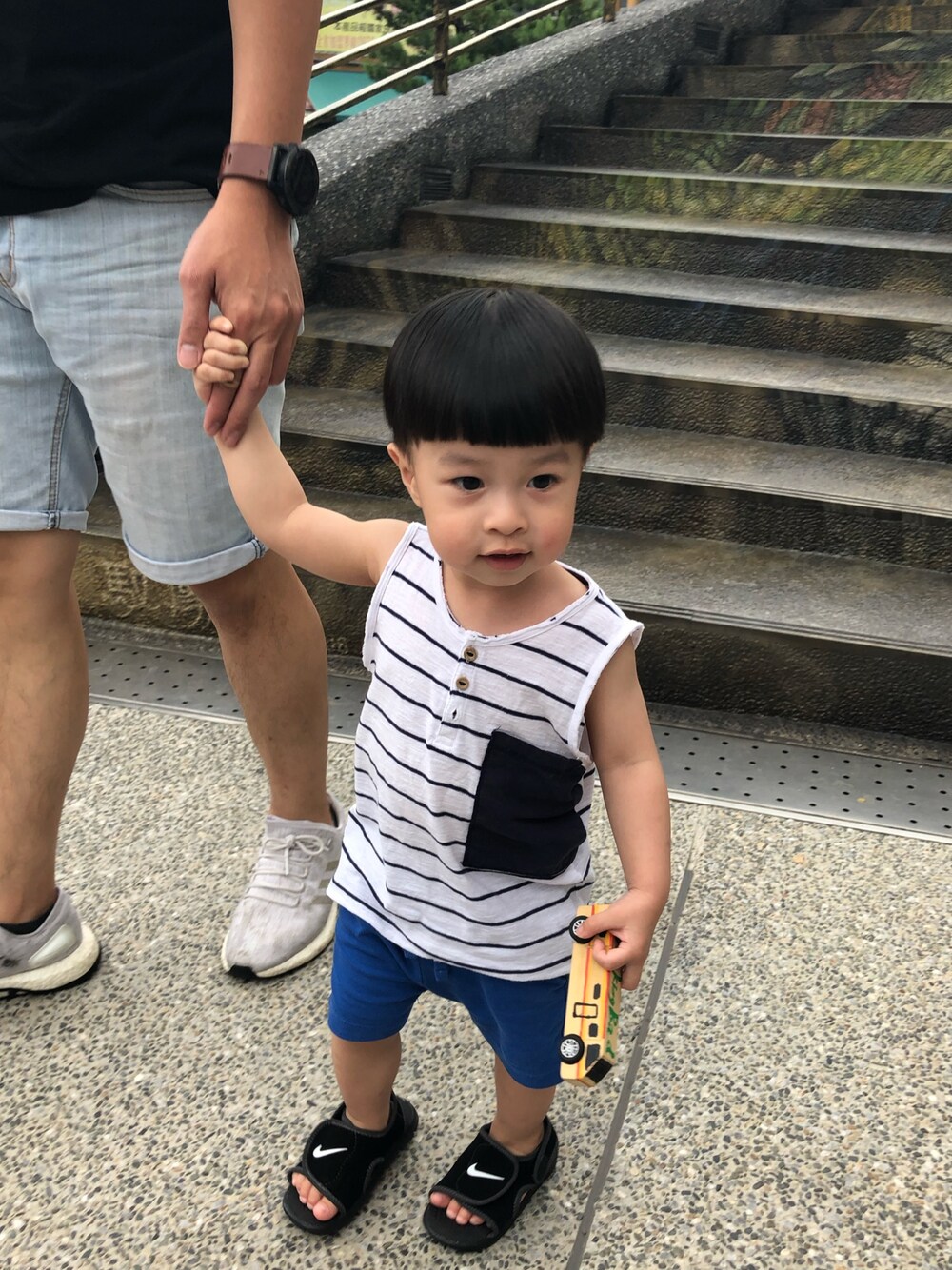 「ZARA KIDSのアイテム（トップス、ホワイト系）」を使った、樂さん（キッズ・80cm）の夏コーディネートの1枚目の写真