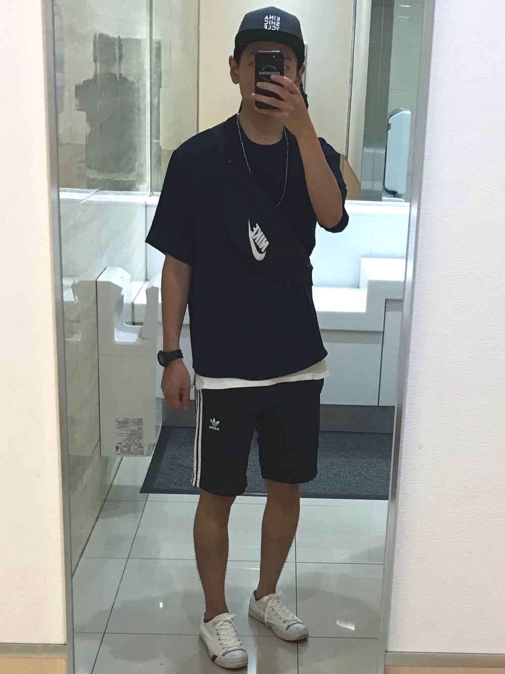 「木梨サイクル」｜「FREAK'S STOREのWEB限定 Adiads/アディダス 3 STRIPES SWIM SHORTS / 3ストライプ スウィムショーツ（その他パンツ、ブラック系）」を使った、FLさん（メンズ・178cm）の夏コーディネートの1枚目の写真