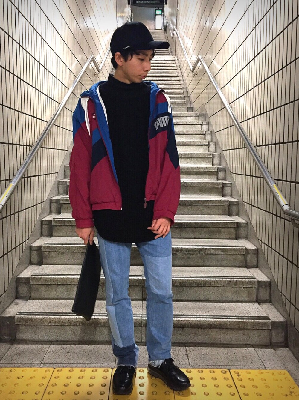 「古着MIX、スポーツミックス、PUMA、休日、実家に帰りました、黒キャップ、アイスブルー、モックネック、Tomo&Co、kiit」｜「STAMPDのアイテム（キャップ、ブラック系）」を使った、やまぐちさん（メンズ・173cm）の春コーディネートの1枚目の写真