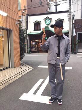 「お買い物」｜「アイテム（スラックス）」を使った、やまぐちさん（メンズ・173cm）の春コーディネート