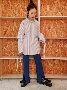 「N°21（ヌメロ ヴェントゥーノ）のアイテム（シューズ）」を使った、amiさん（レディース・157cm）の夏コーディネート