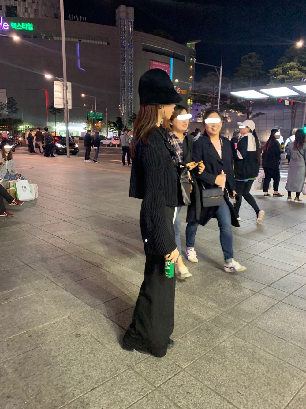 「quaint、quaintvintage、VINTAGE」｜「VINTAGEのアイテム（帽子、ブラック系）」を使った、amiさん（レディース・158cm）の秋コーディネートの1枚目の写真