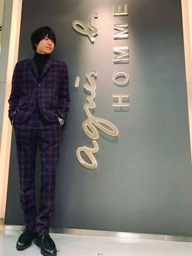 「アイテム（テーラードジャケット、レッド系）」を使った、agnes b.KyotoIsetanさん（メンズ・179cm）の秋コーディネート