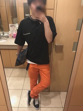 Tシャツ カットソーを使った オレンジのパンツ のメンズ人気ファッションコーディネート Wear