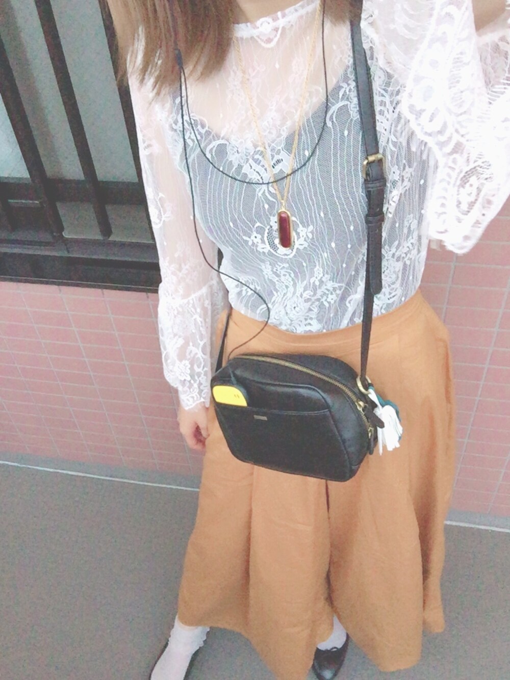 「summer、ラフ、girl、ナイキ、バレエシューズ」｜「E hyphen world galleryのフレアスリーブレースプルオーバー（Tシャツ/カットソー、ホワイト系）」を使った、２５さん（レディース・171cm）の夏コーディネートの1枚目の写真
