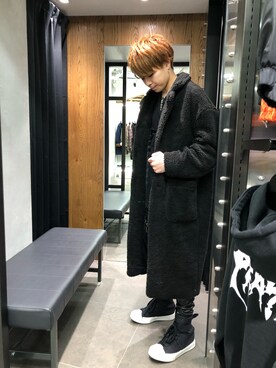 「DANKE SCHON（ダンケシェーン）のアイテム（チェスターコート）」を使った、アライトモヤさん（メンズ・170cm）の秋コーディネート