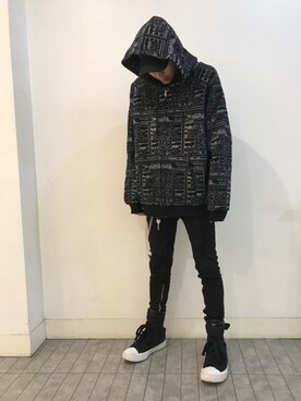 「BlackEyePatch（ブラックアイパッチ）のアイテム（パーカー）」を使った、アライトモヤさん（メンズ・170cm）の冬コーディネート