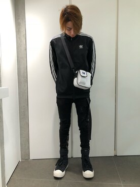 「WHITELAND（ホワイトランド）のアイテム（ボディバッグ/ウエストポーチ）」を使った、アライトモヤさん（メンズ・170cm）の冬コーディネート