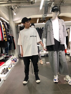 「WHITELAND（ホワイトランド）のWHITELAND/ホワイトランド/ビッグロゴオーバーサイズTシャツ（Tシャツ/カットソー）」を使った、アライトモヤさん（メンズ・170cm）の夏コーディネート