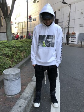 「L.H.P（エルエイチピー）のアイテム（パーカー）」を使った、アライトモヤさん（メンズ・170cm）の冬コーディネート