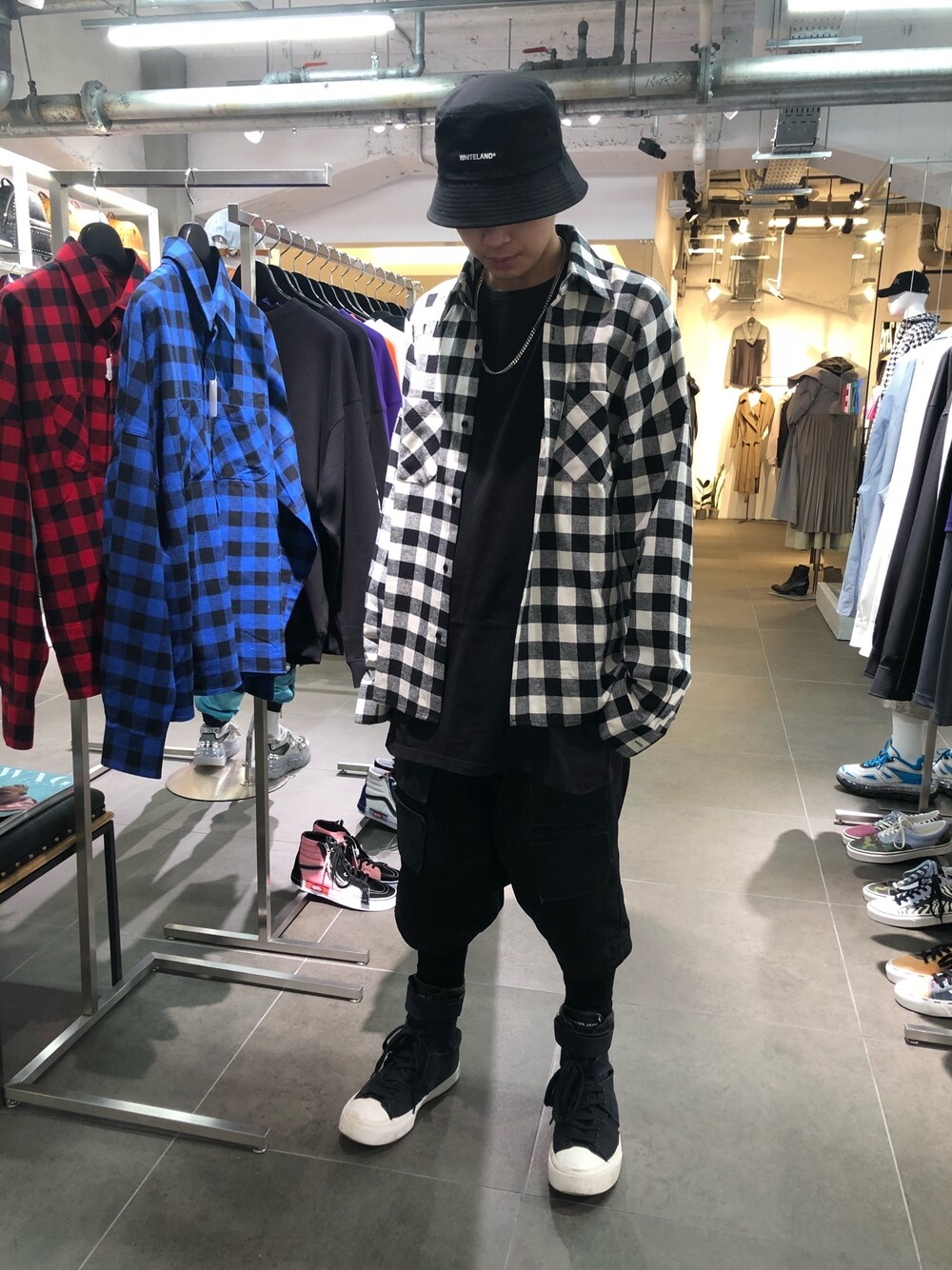 「黒、冬コーデ、キレイめ、ootd、ゆるコーデ、今日のコーデ、おしゃれさんと繋がりたい」｜「L.H.PのWHITELAND/ホワイトランド/ハット（ハット、ブラック系）」を使った、アライトモヤさん（メンズ・170cm）の冬コーディネートの1枚目の写真