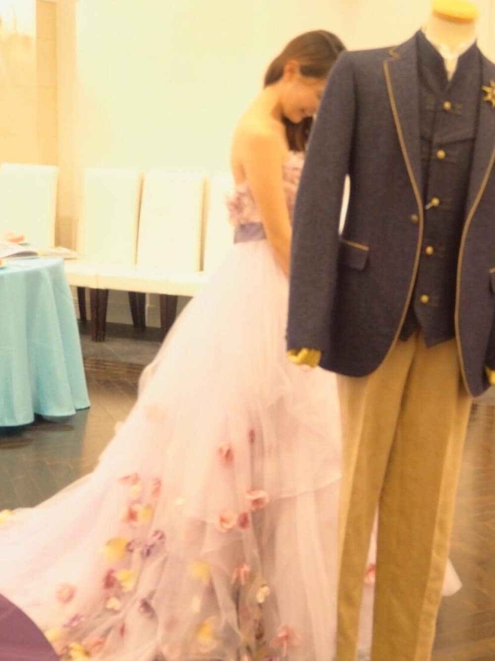 「ディズニー、ウェディングドレス、美女と野獣、ラプンツェル、シンデレラ、オルビエート、結婚式場、イエロー、ピンク、水色」｜「Disneyのアイテム（その他、ピンク系）」を使った、sayakaさん（レディース・162cm）の冬コーディネートの1枚目の写真
