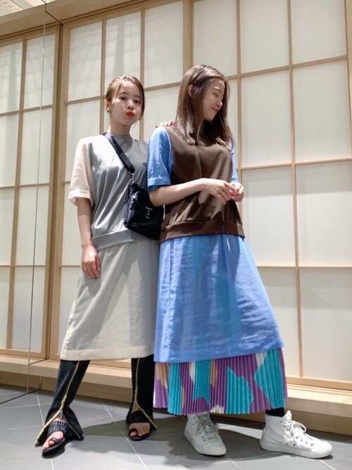 【mintdesigns(ミントデザインズ)】カラードペーパースカートを使った人気ファッションコーディネート - WEAR