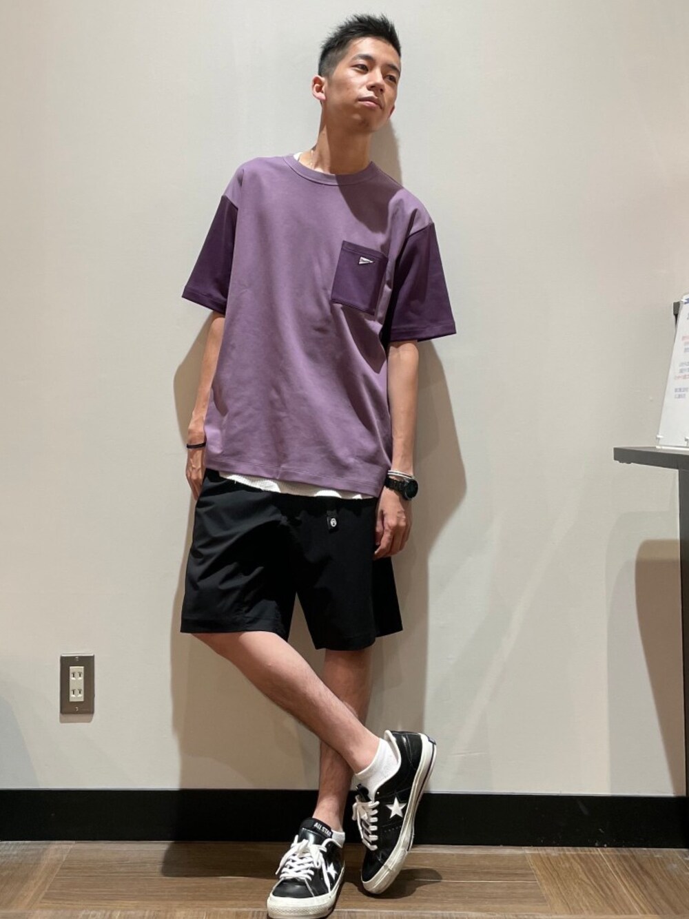 「シンプルコーデ、おしゃれさんと繋がりたい、夏コーデ、ストリートコーデ、Tシャツ」｜「THE SHOP TK の【洗ってもヘタらない】タフTシャツ（Tシャツ/カットソー、グリーン系）」を使った、hu_tosiさん（メンズ・168cm）の春コーディネートの1枚目の写真