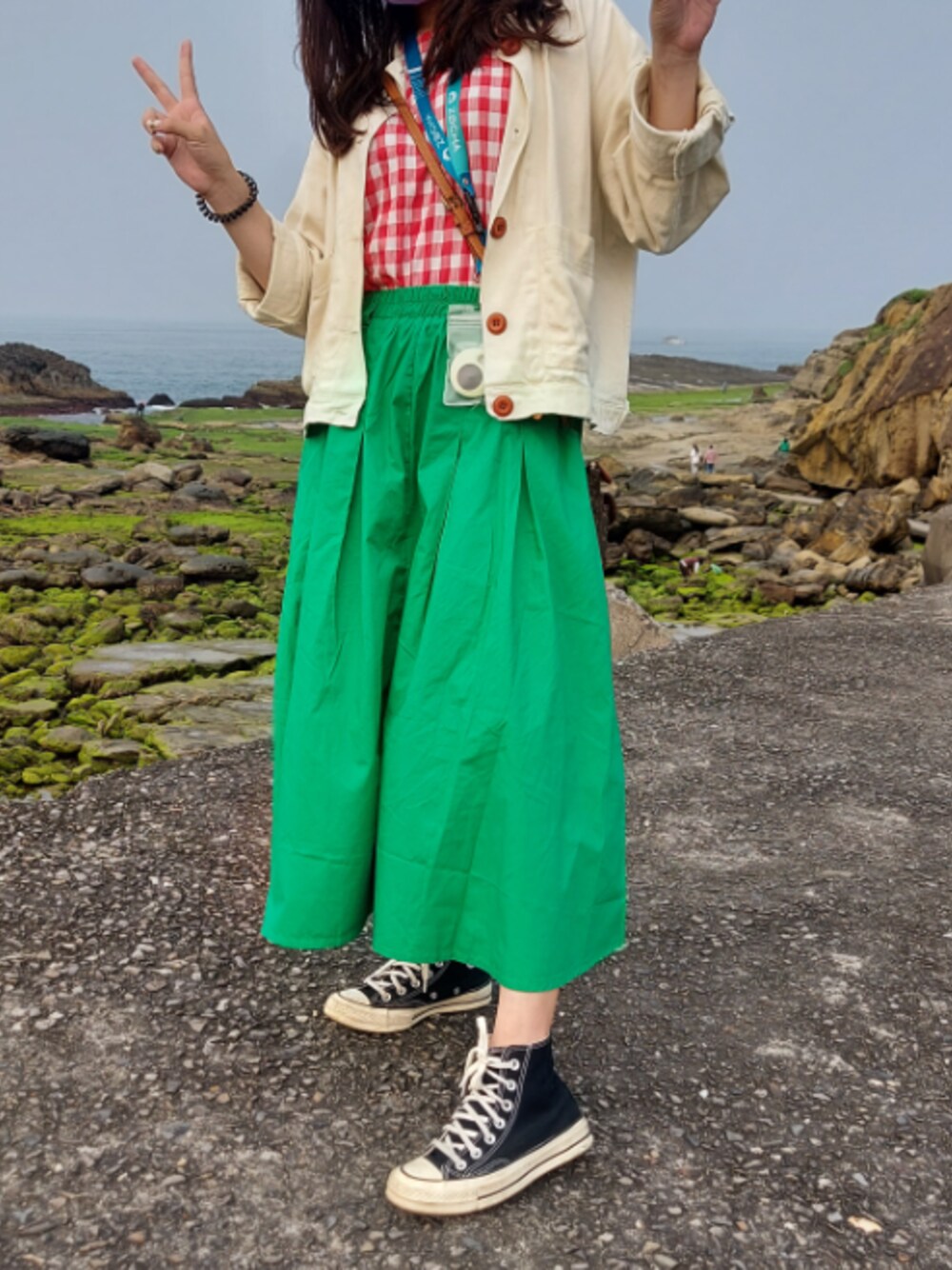 「ootd、Keelung」｜「嘟嘟媽咪のアイテム（スカート、グリーン系）」を使った、chocho さん（レディース・152cm）の春コーディネートの1枚目の写真