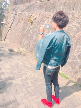 「VANQUISH（ヴァンキッシュ）のダメージデニムジャケット～3RD TYPE～（デニムジャケット、ブルー系）」を使った、かんちゃんさん（メンズ・170cm）の春コーディネート