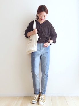 「THE EMPORIUM（ジエンポリアム）のアイテム（スニーカー）」を使った、haru さん（レディース・161cm）の夏コーディネート