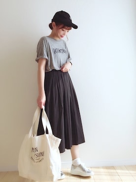 「THE EMPORIUM（ジエンポリアム）のアイテム（キャップ）」を使った、haru さん（レディース・161cm）の秋コーディネート