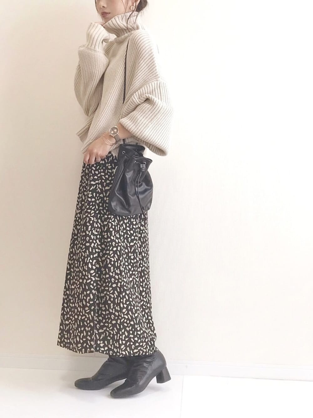 黒スカートコーデの保存版 年春夏秋冬黒スカートで勝負 黒のロングタイトスカートコーデまでたっぷりご紹介 Unisize ユニサイズ