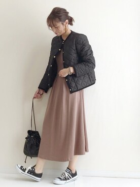 「ワンピース×スニーカー」｜「アイテム（ノーカラージャケット）」を使った、haru さん（レディース・161cm）の秋コーディネート