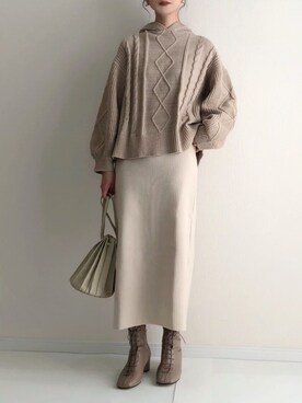 「NEUNA（ヌナ）のカヌレ巾着型プリーツハンドバッグ（ハンドバッグ）」を使った、haru さん（レディース・162cm）の冬コーディネート