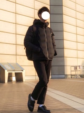 「UNIQLO（ユニクロ）のMEN ワッフルクルーネックセーター（ニット/セーター、ブルー系）」を使った、ユニクロしか着ない男さん（メンズ・176cm）の冬コーディネート