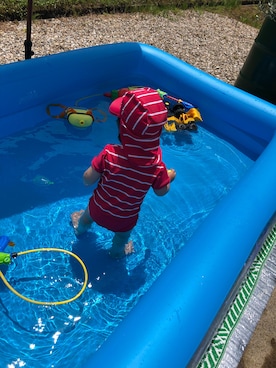 「HELLY HANSEN（ヘリーハンセン）のアイテム（水着、レッド系）」を使った、okahoさん（キッズ・120cm）の夏コーディネート