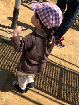 「韓国子供服のアイテム（デニムパンツ、ブルー系）」を使った、okahoさん（キッズ・120cm）の春コーディネート