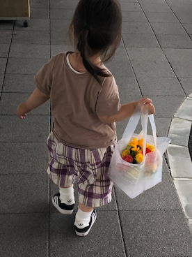 「adidas（アディダス）のアイテム（スニーカー、ブラック系）」を使った、okahoさん（キッズ・120cm）の夏コーディネート