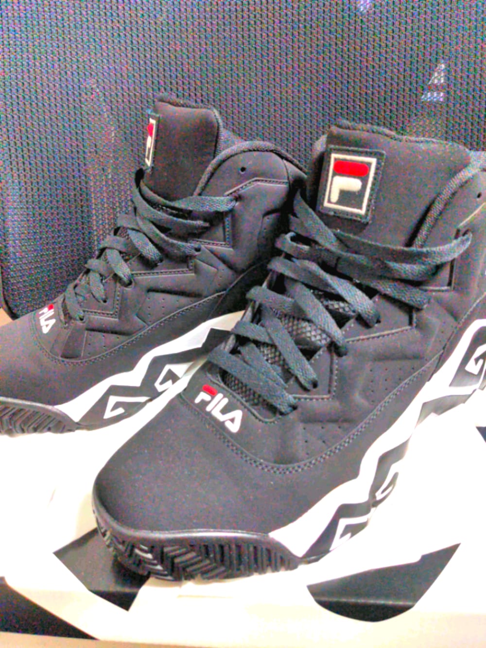 「sneakers」｜「FILAのMB (マッシュバーン)（スニーカー、ブラック系）」を使った、hdhdu8383さん（メンズ・157cm）の春コーディネートの1枚目の写真