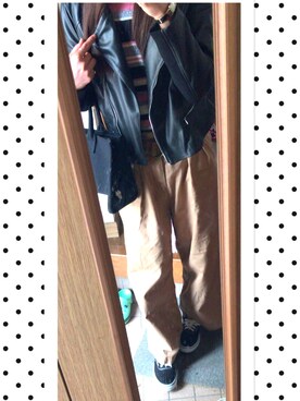 「earth music&ecology（アースミュージックアンドエコロジー）の・COTTON USAチノパンツ(ワイド)（チノパンツ、ベージュ系）」を使った、mi29.さん（レディース）の春コーディネート