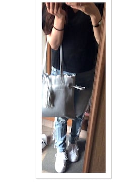 「しまむら（シマムラ）のアイテム（Tシャツ/カットソー、ブラック系）」を使った、mi29.さん（レディース）の春コーディネート