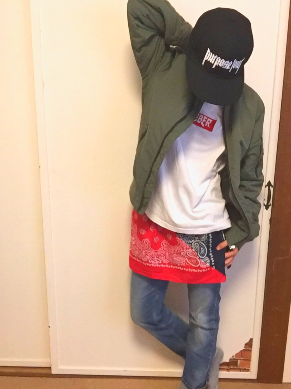 「秋コーデ、シンプルコーデ、カジュアルコーデ、おしゃれさんと繋がりたい、秋、プチプラ、デニム、justinbieber、fashion」｜「Right-onの【JUSTIN BIEBER】ジャスティンビーバーロゴキャップ（キャップ、ブラック系）」を使った、ちびけんさん（メンズ・150cm）の秋コーディネートの1枚目の写真