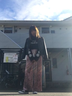 「ニコちゃん」｜「アイテム（ライダースジャケット）」を使った、秋田麻柚子さん（レディース・161cm）の冬コーディネート