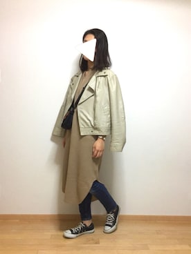 「アイテム（ライダースジャケット、ホワイト系）」を使った、PECOさん（レディース・158cm）の冬コーディネート