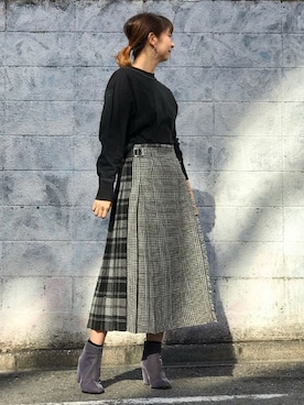 「アイテム（Tシャツ/カットソー、ブラック系）」を使った、nano・universe webeditorさん（レディース・162cm）の秋コーディネート