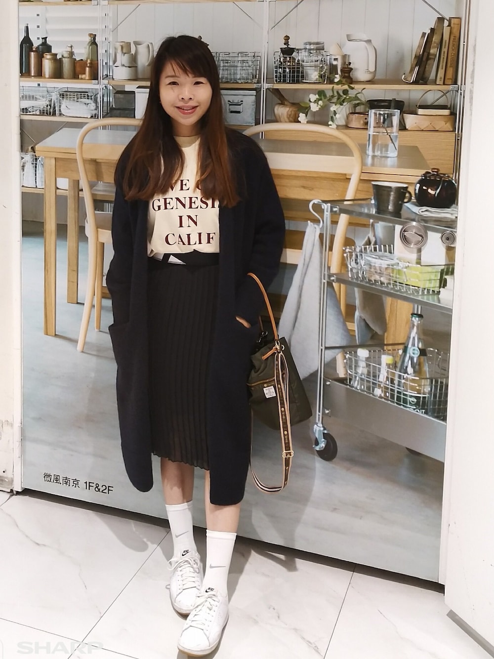 「Mila Owenのアイテム（ピーコート、ブルー系）」を使った、小花さん（レディース・159cm）の冬コーディネートの1枚目の写真