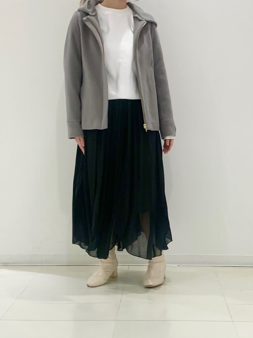 「12Twelve Agenda、GU、ナイスクラップ、イレギュラーヘム、カジュアルコーデ、152cm、黒スカート、ウールコート、今日のコーデ、ミントグリーン」｜「12Twelve Agendaのエスパンディイレヘムフレアスカート（スカート、ブラック系）」を使った、mimimiさん（レディース・152cm）の冬コーディネートの1枚目の写真