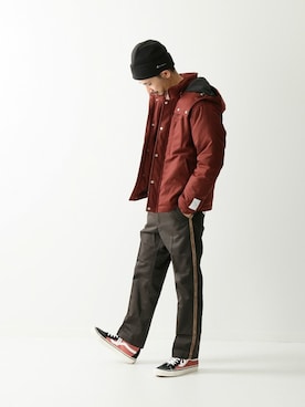 「Champion（チャンピオン）のアイテム（ニットキャップ/ビーニー）」を使った、enoさん（メンズ・174cm）の冬コーディネート